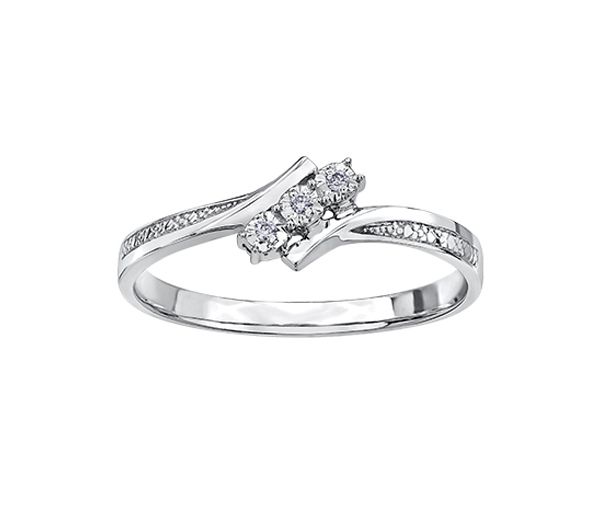 BAGUE EN OR 10K BLANC SERTIE DE DIAMANTS - CR DD2933W - BIJOUX CANADIEN BAGUE EN OR 10K BLANC SERTIE DE DIAMANTS - CR DD2933W - BIJOUX CANADIEN