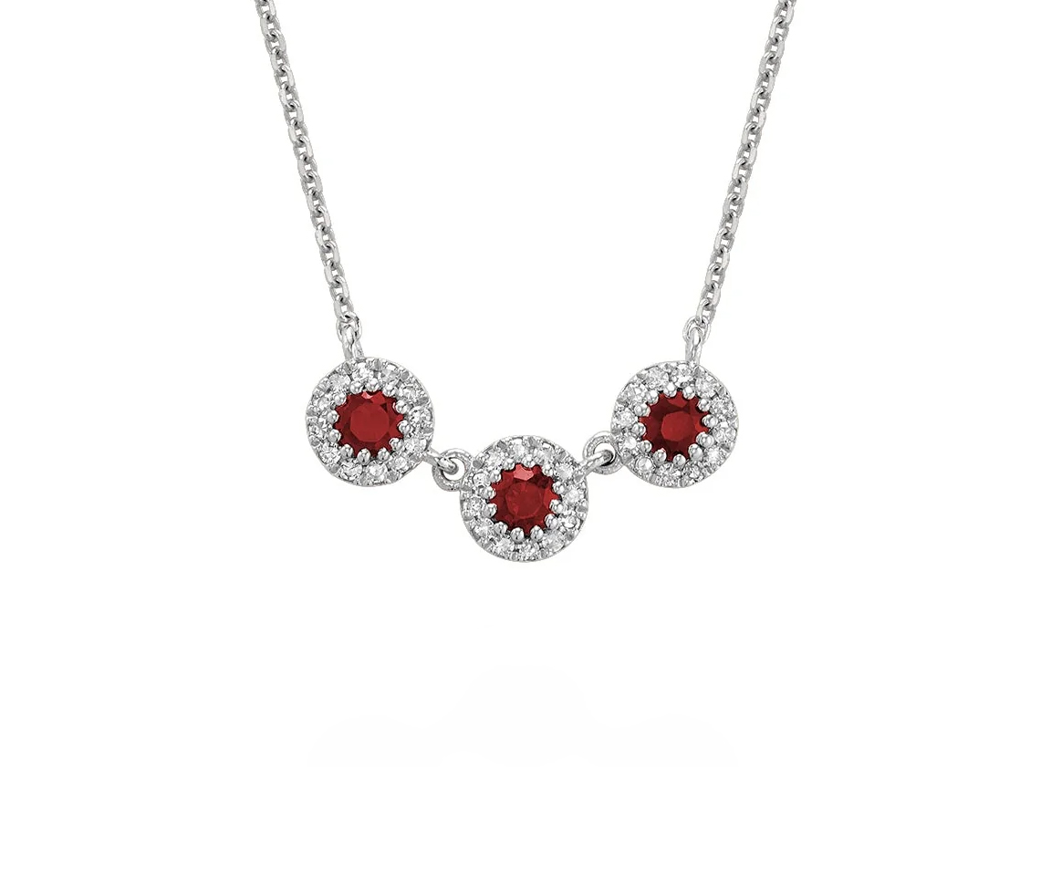 COLLIER EN OR BLANC SERTI DE SAPHIRS, RUBIS OU ÉMERAUDES ET DE DIAMANTS - BR 08043MCRU - R.N.B. COLLIER EN OR BLANC SERTI DE SAPHIRS, RUBIS OU ÉMERAUDES ET DE DIAMANTS - BR 08043MCRU - R.N.B.