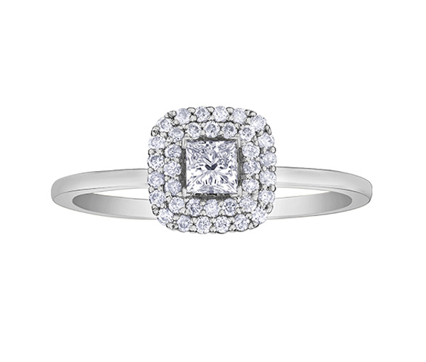 BAGUE EN OR 10K SERTIE D'UN DIAMANT CANADIEN PRINCESSE ET DE DIAMANTS - CR AM557W35 - DIAMANT CANADIEN BAGUE EN OR 10K SERTIE D'UN DIAMANT CANADIEN PRINCESSE ET DE DIAMANTS - CR AM557W35 - DIAMANT CANADIEN