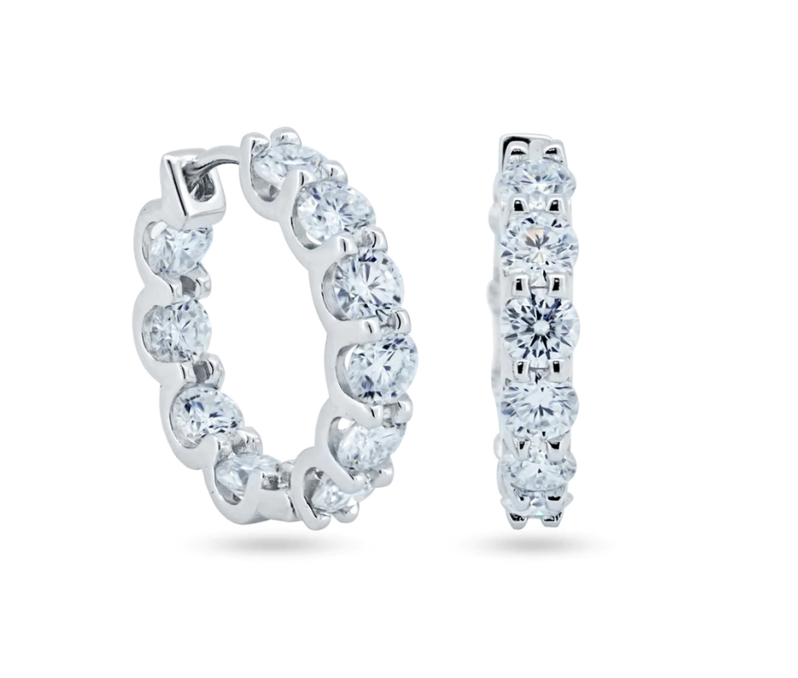 BOUCLES HUGGIES EN ARGENT RHODIÉ SERTIES DE MOISSANITES - SP MGME00002 - BIJOUX D'IMPORTATION BOUCLES HUGGIES EN ARGENT RHODIÉ SERTIES DE MOISSANITES - SP MGME00002 - BIJOUX D'IMPORTATION