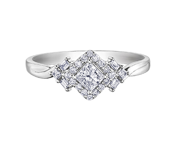 BAGUE EN OR 10K BLANC SERTIE D'UN DIAMANT CANADIEN PRINCESSE ET DE DIAMANTS - CR AM482W40 - DIAMANT CANADIEN BAGUE EN OR 10K BLANC SERTIE D'UN DIAMANT CANADIEN PRINCESSE ET DE DIAMANTS - CR AM482W40 - DIAMANT CANADIEN