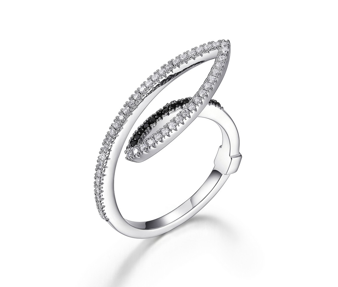 BAGUE À MOTIF TWIST EN ARGENT RHODIÉ SERTIE DE CUBIQUES ZIRCONIAS NOIRS ET BLANCS BAGUE À MOTIF TWIST EN ARGENT RHODIÉ SERTIE DE CUBIQUES ZIRCONIAS NOIRS ET BLANCS