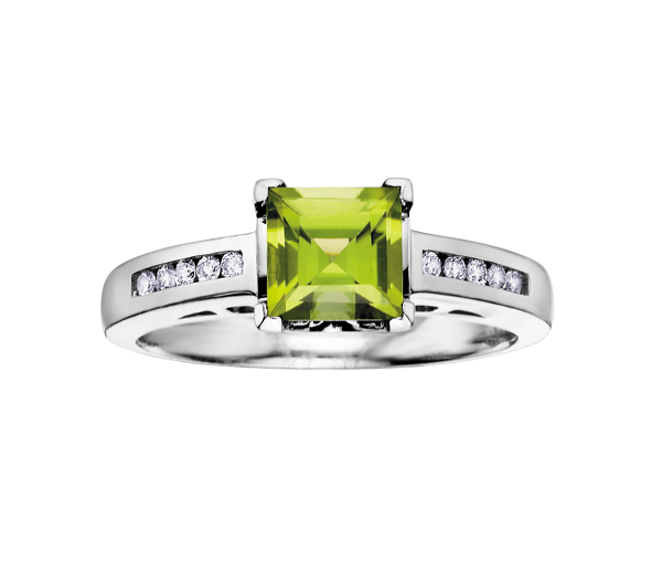 BAGUEEN OR BLANC SERTIE D'UN PÉRIDOT ET DE DIAMANTS - CR DD1897 - BIJOUX CANADIEN BAGUEEN OR BLANC SERTIE D'UN PÉRIDOT ET DE DIAMANTS - CR DD1897 - BIJOUX CANADIEN