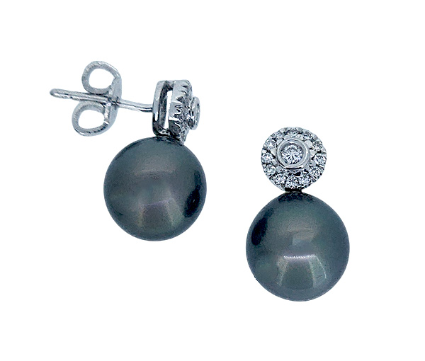 BOUCLES EN OR BLANC SERTIES DE PERLES DE TAHITI ET DE DIAMANTS - CG ET72947 - PERLE D'IMPORTATION BOUCLES EN OR BLANC SERTIES DE PERLES DE TAHITI ET DE DIAMANTS - CG ET72947 - PERLE D'IMPORTATION