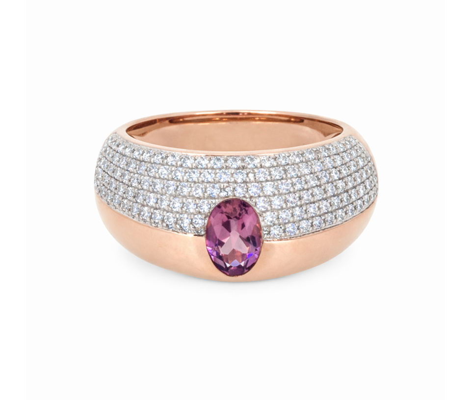 BAGUE EN OR AVEC UN SAPHIR ROSE ET DIAMANTS BAGUE EN OR AVEC UN SAPHIR ROSE ET DIAMANTS