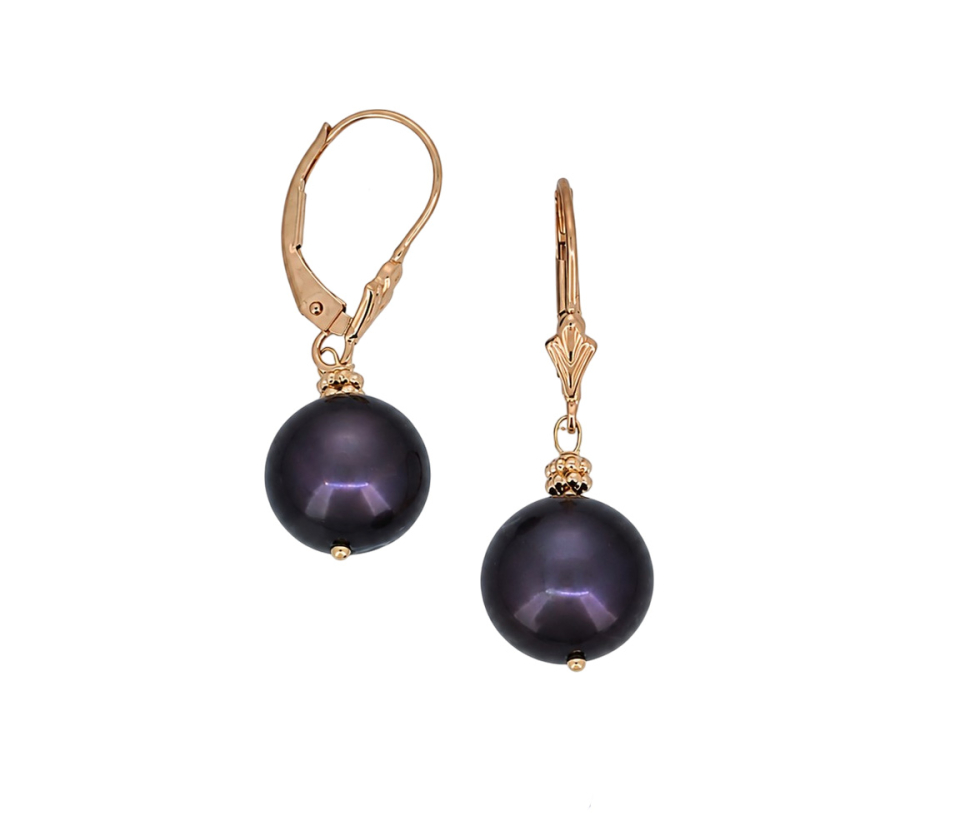 BOUCLES AVEC PERLE D'EAU DOUCE TEINTÉES BOUCLES AVEC PERLE D'EAU DOUCE TEINTÉES