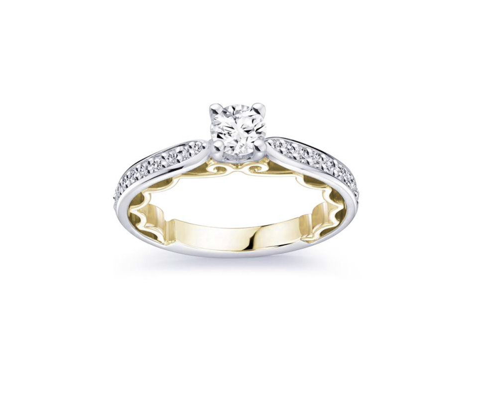 BAGUE EN OR 14K 2 TONS SERTIE DE DIAMANTS BAGUE EN OR 14K 2 TONS SERTIE DE DIAMANTS