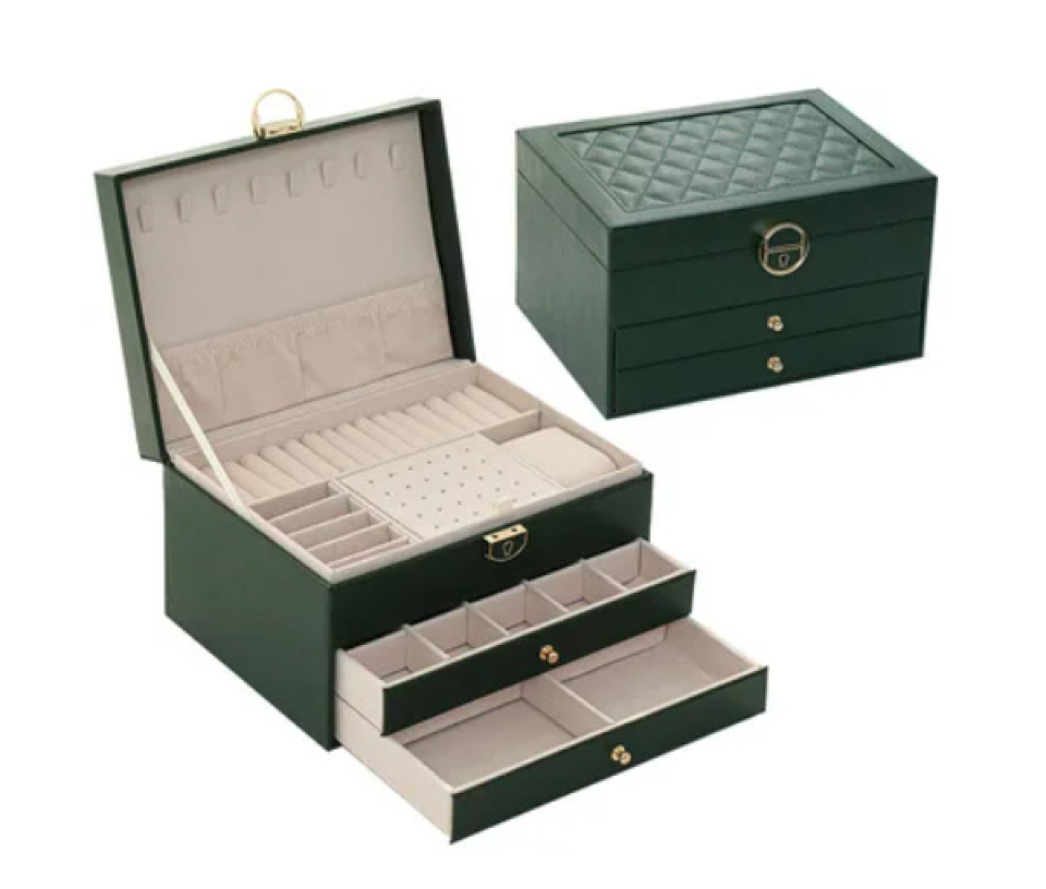COFFRE À BIJOUX EN CUIR CAPITONNÉ - SJ COPU/VT - BIJOUTERIE SUISSE INC. COFFRE À BIJOUX EN CUIR CAPITONNÉ - SJ COPU/VT - BIJOUTERIE SUISSE INC.
