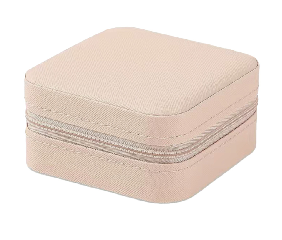 COFFRE À BIJOUX DE VOYAGE EN CUIR SYNTHÉTIQUE - SJ COFFRE03 - BIJOUTERIE SUISSE INC. COFFRE À BIJOUX DE VOYAGE EN CUIR SYNTHÉTIQUE - SJ COFFRE03 - BIJOUTERIE SUISSE INC.