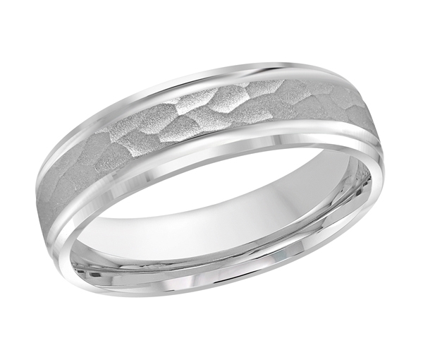 JONC EN OR AVEC FINI MARTELÉ AU CENTRE - ML FT082/6W2 - MALO 