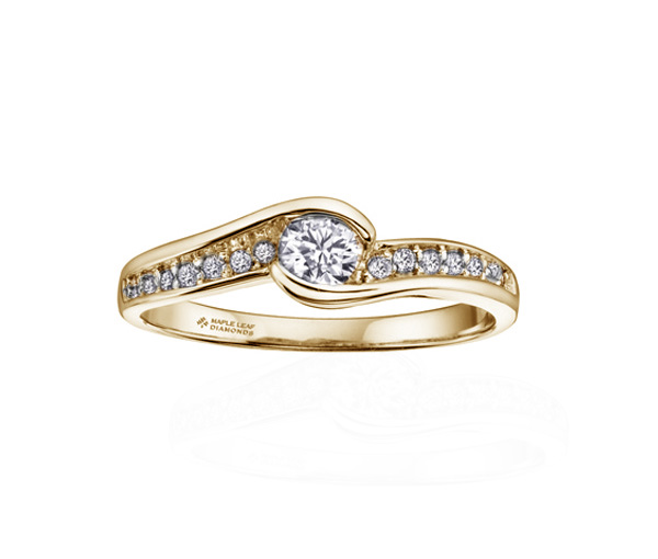 BAGUE EN OR SERTIE D'UN DIAMANT CANADIEN ET DE DIAMANTS - CR ML129Y - BIJOUX CANADIEN