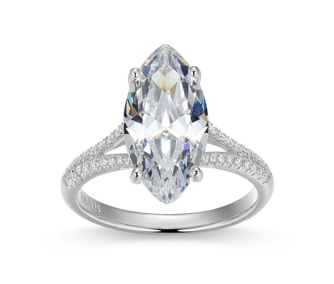 BAGUE REIGN AVEC CUBIQUE MARQUISE - PJ R4ATRS00A4 - REIGN