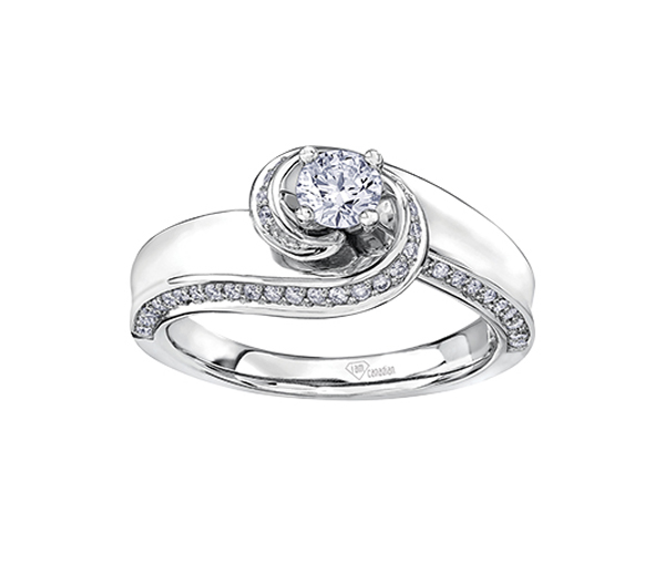 BAGUE EN OR 14K BLANC SERTIE D'UN DIAMANT CANADIEN ET DE DIAMANTS - CR AM331 - DIAMANT CANADIEN