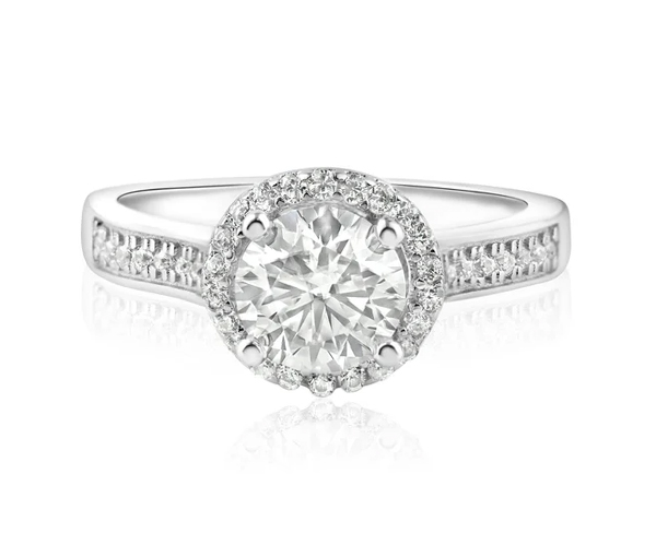 BAGUE EN ARGENT RHODIÉ SERTIE D'UNE MOISSANITE ET D'UN HALO DE CUBIQUES ZIRCONIAS - SP MBGR000045 - BIJOUX D'IMPORTATION