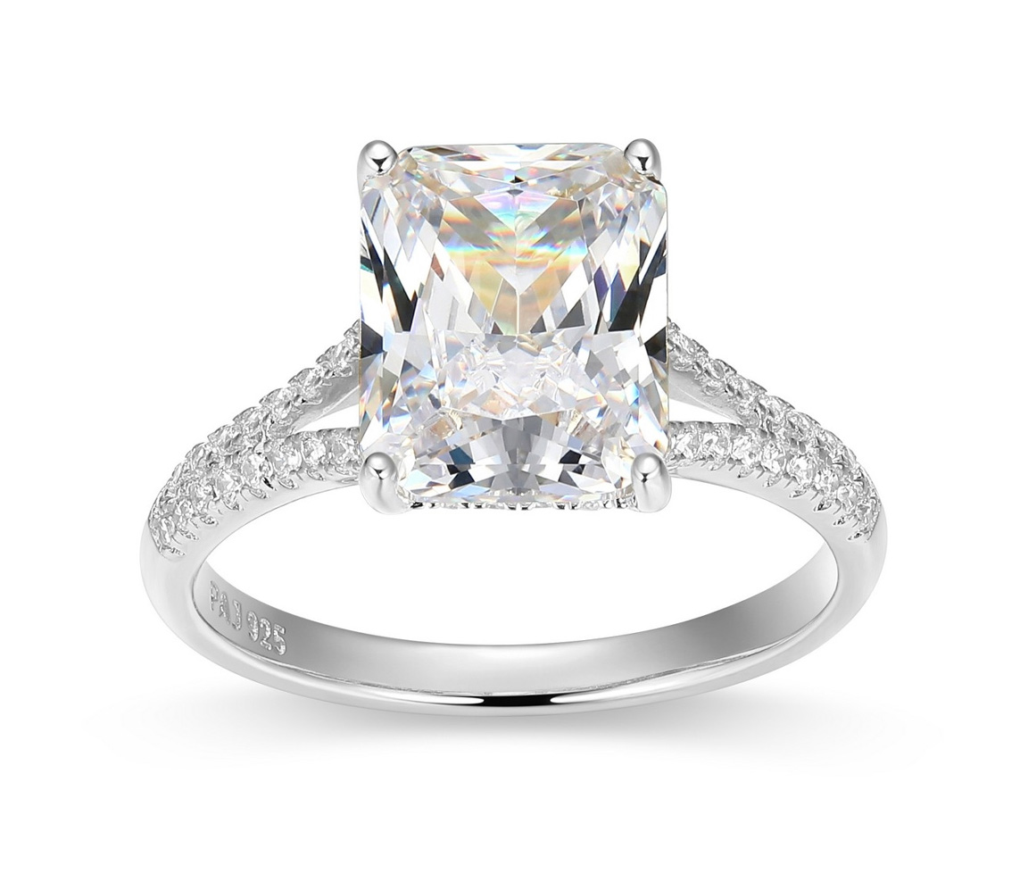 BAGUE REIGN AVEC CUBIQUE RADIANT - PJ R4ATRT00A4 - REIGN