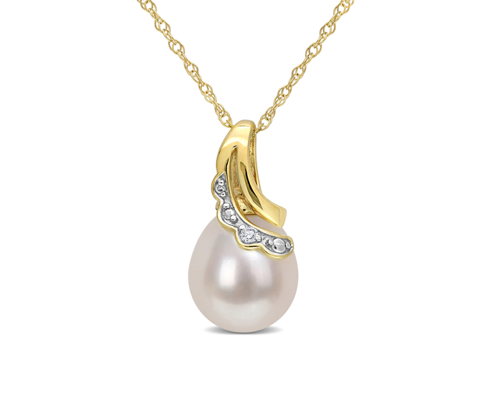 PENDENTIF EN OR JAUNE SERTI D'UN DIAMANT ET D'UNE PERLE D'EAU DOUCE OBLONG - DM FC2A6U - PERLE D'IMPORTATION