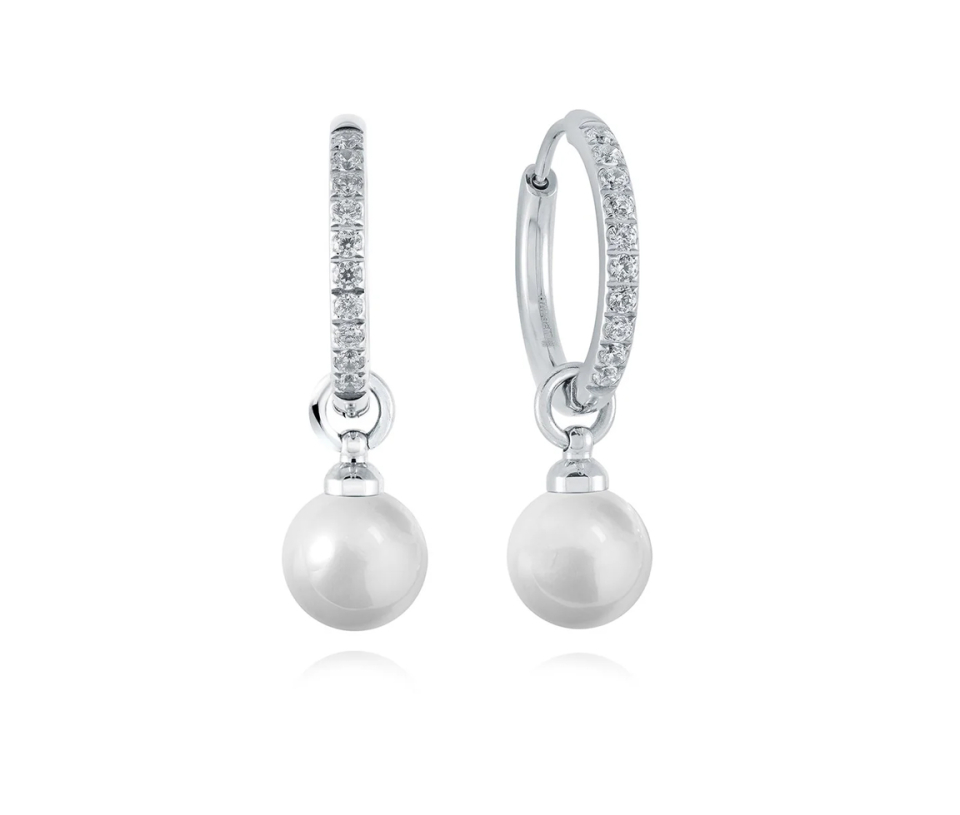 BOUCLES HUGGIES EN ACIER SERTIES D'UNE PERLE SYNRTHÉTIQUE ET DE CUBIQUES ZIRCONIAS - IG SEA349 - VELORIA