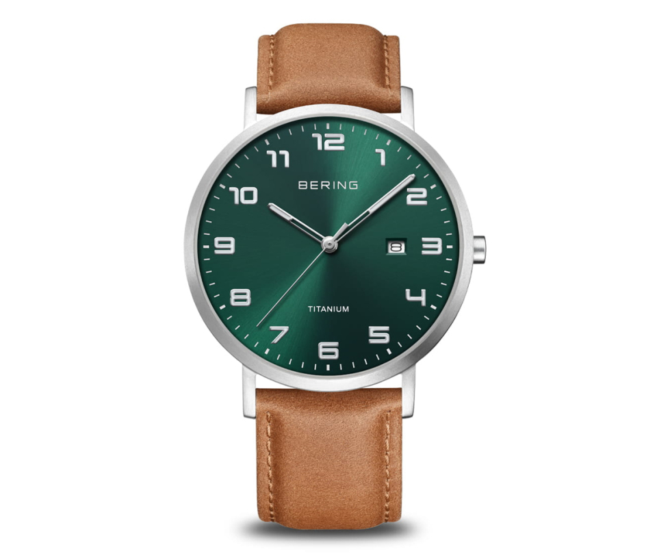 MONTRE BERING POUR HOMME EN TITANE AVEC BRACELET CUIR