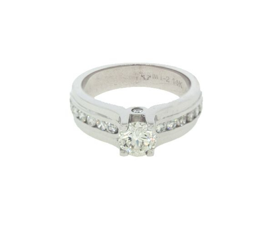 BAGUE EN OR 14K BLANC SERTIE D'UN DIAMANT CANADIEN ET DE DIAMANTS - MK 2474L80 - FAIT AU CANADA